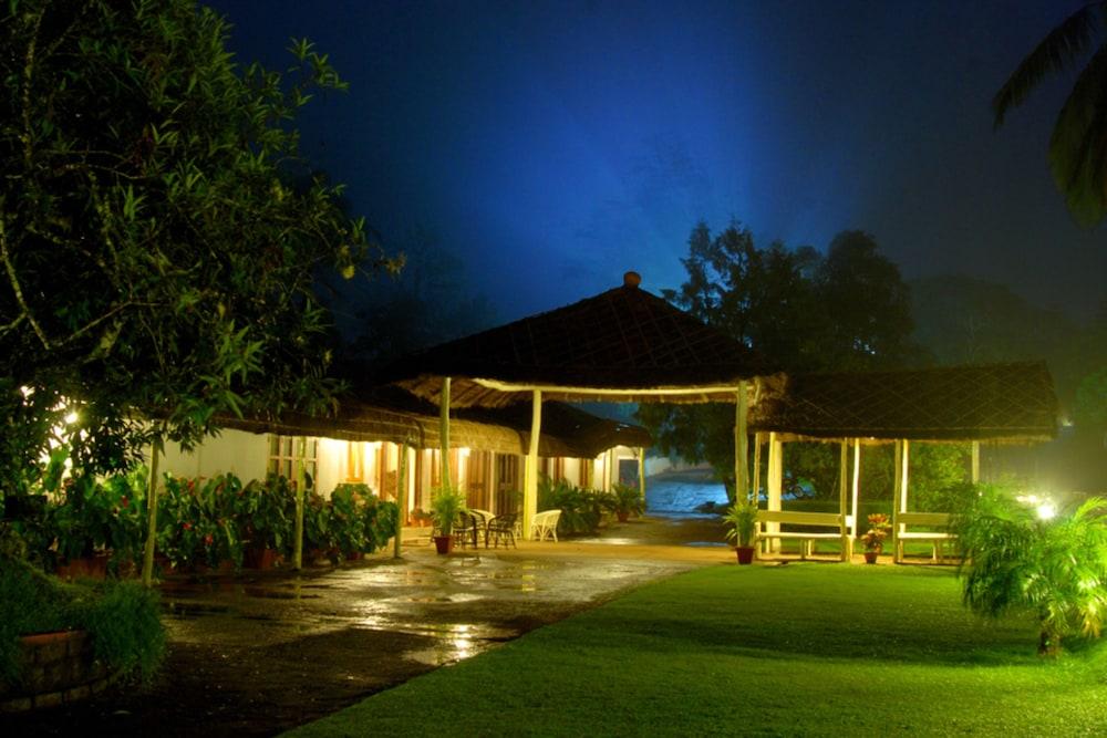 Carmelia Haven Resort Thekkady Esterno foto