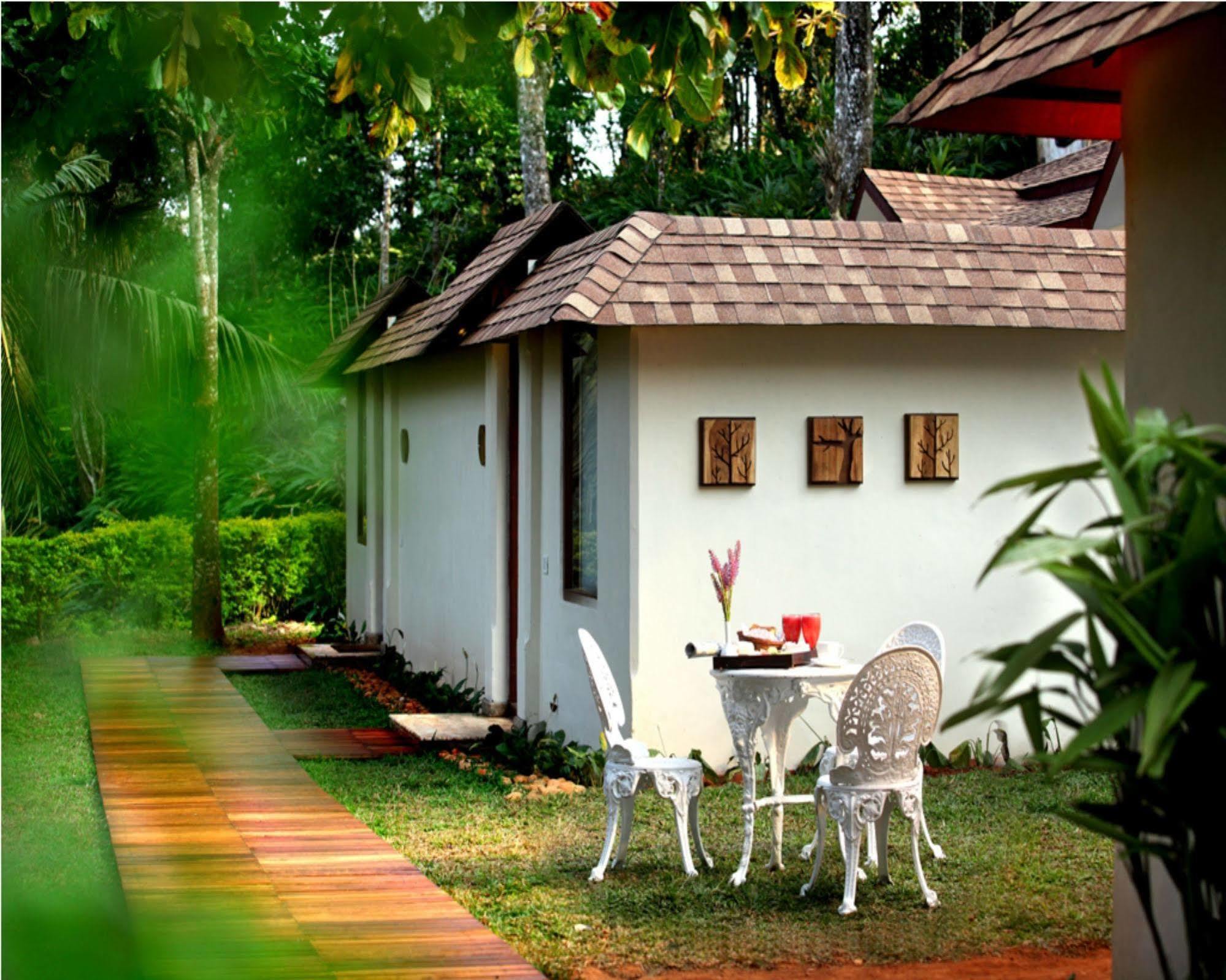Carmelia Haven Resort Thekkady Esterno foto